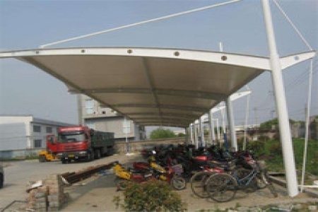 壽陽彩鋼廠家提醒確定好基礎后就是活動房骨架的安裝